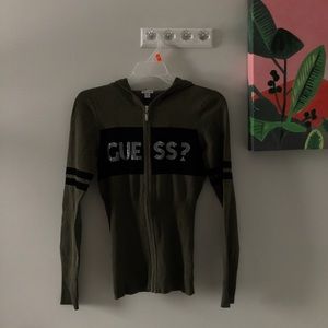 perfect vintage guess zip up hoodie.